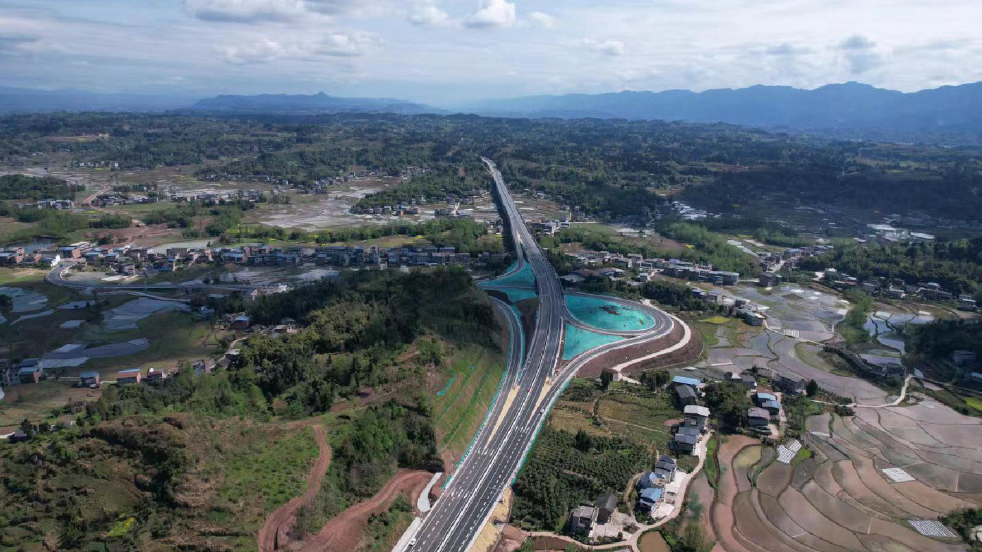 重慶梁平至四川開江高速公路（重慶段）正式建成通車_副本111.jpg